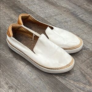 Reef White and Tan Women's Flats